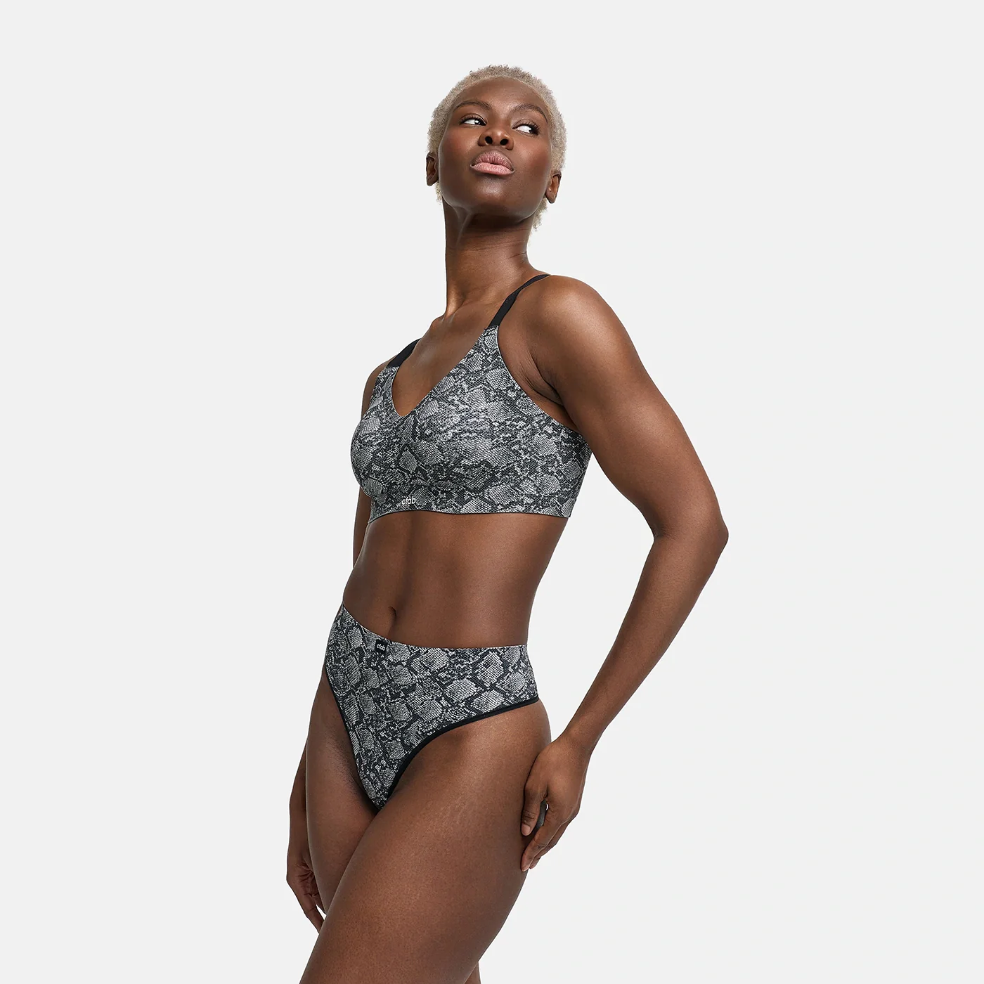 Seamless Compact Push-Up BH - Image 40