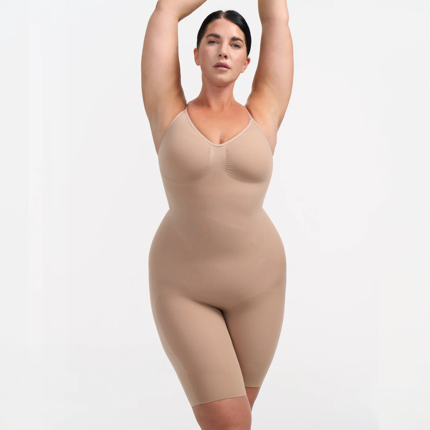 Bodysuit Sculpting Shapewear mit Shorts - Medium Shape - Image 13