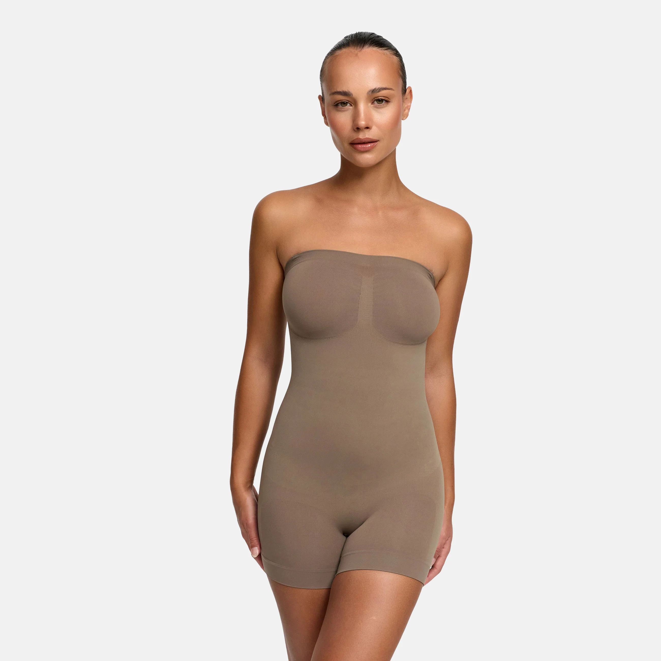 Trägerloser Bodysuit Sculpting Shapewear mit Shorts - Image 18