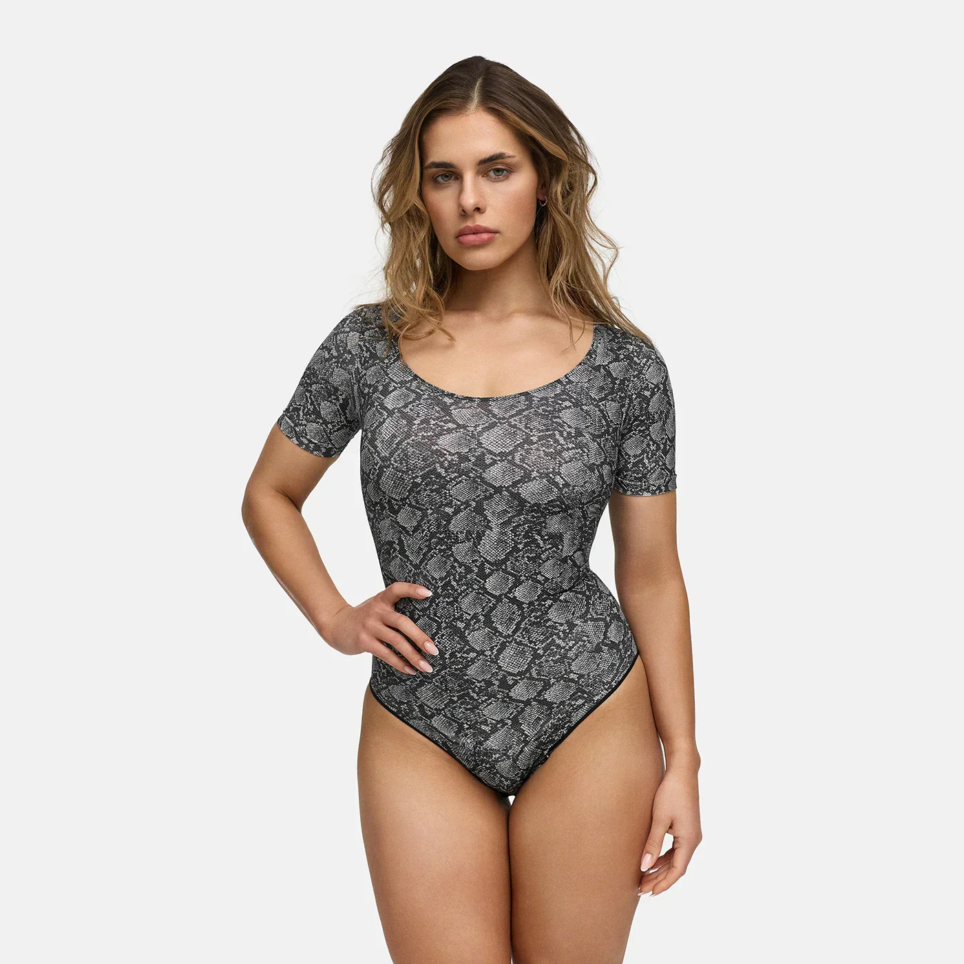 T-Shirt Bodysuit Sculpting Shapewear mit Slip - Image 37